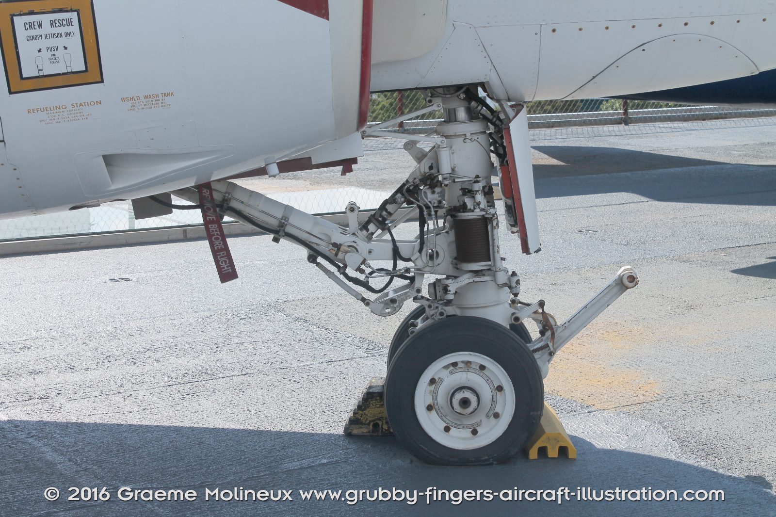 Grumman_A-6_Intruder_Walkaround_162185_USS_Intrepid_2016_07_GraemeMolineux