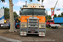 %_tempFileNameKenworth_K123_Cabover_Walkaround_16676-H_Peaches_and_Cream_2014_03_GrubbyFingers%