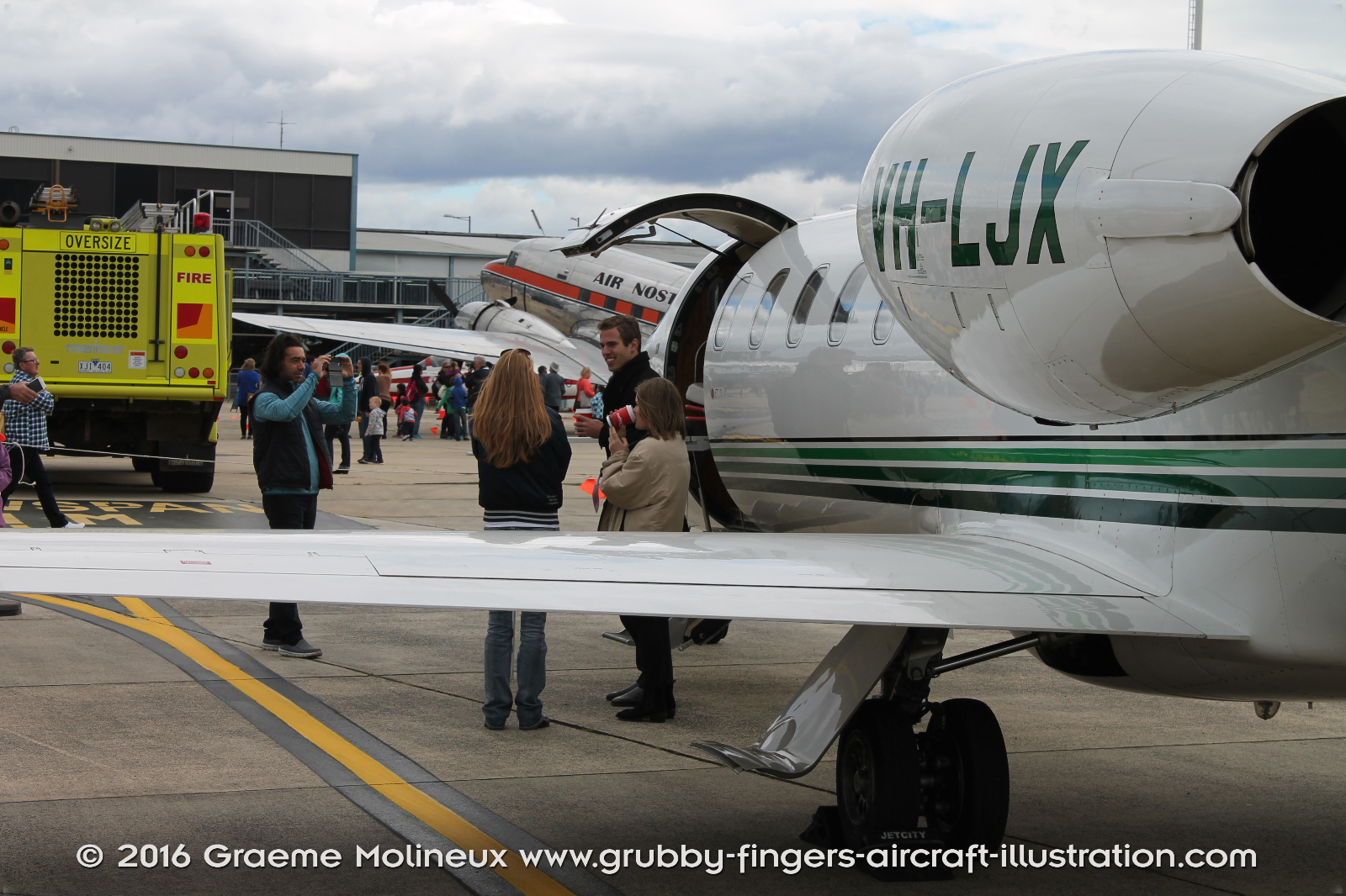 Learjet%2045%20VH-LJX%20Essendon%202016%2042%20Graeme%20Molineux
