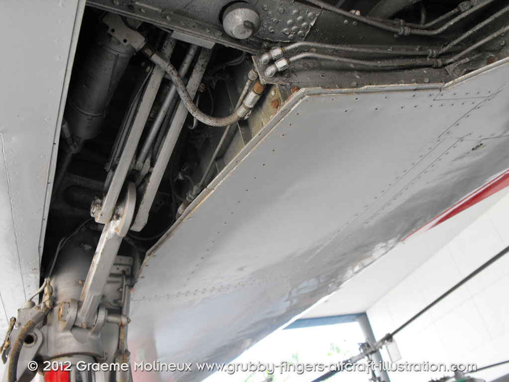 Lockheed_T-33_Shooting_Star_364_RSAF_walkaround_055