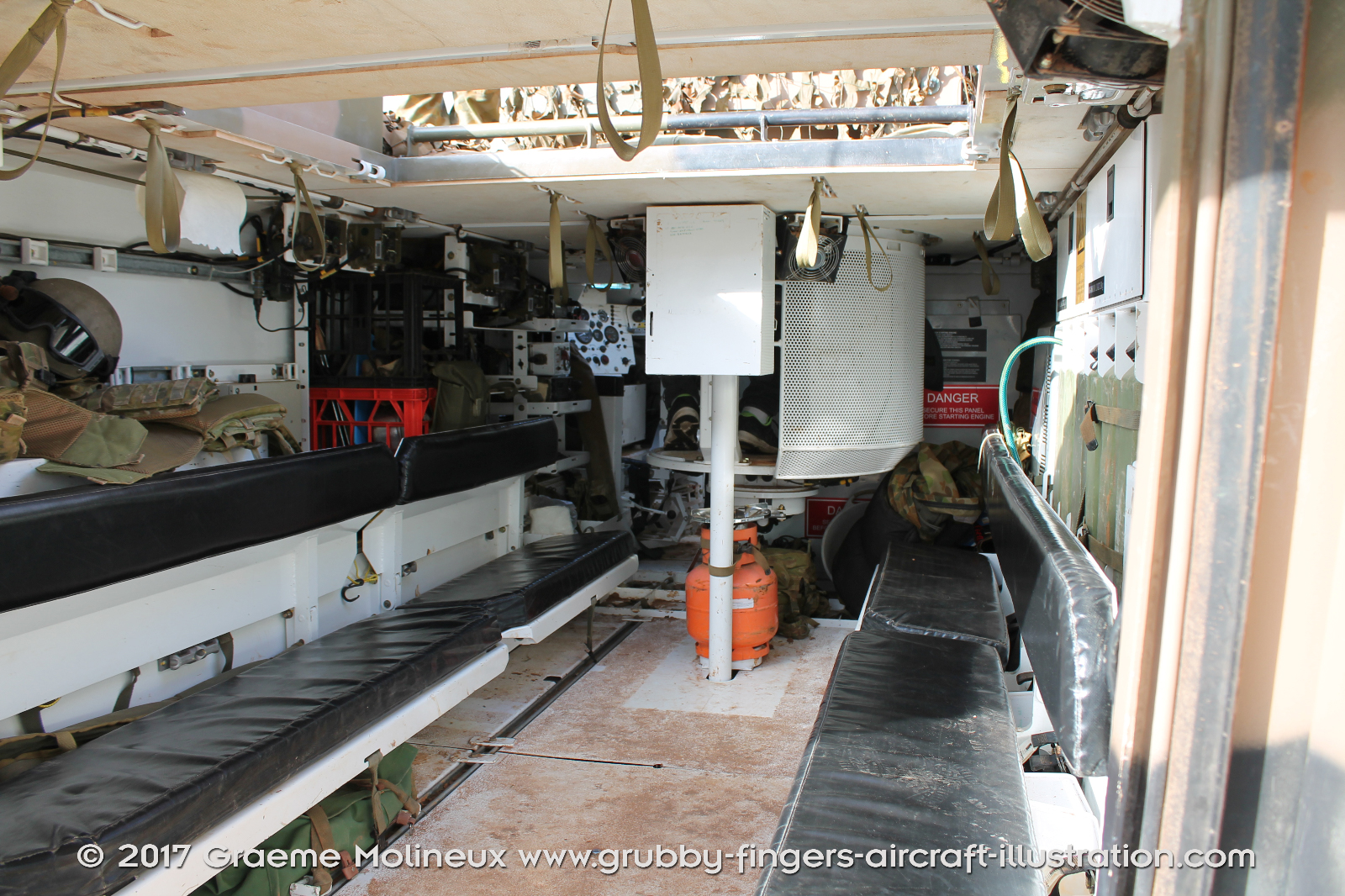 M113AS4%20APC%20296577%20Army%20Port%20Agusta%202016%2013%20Graeme%20Molineux