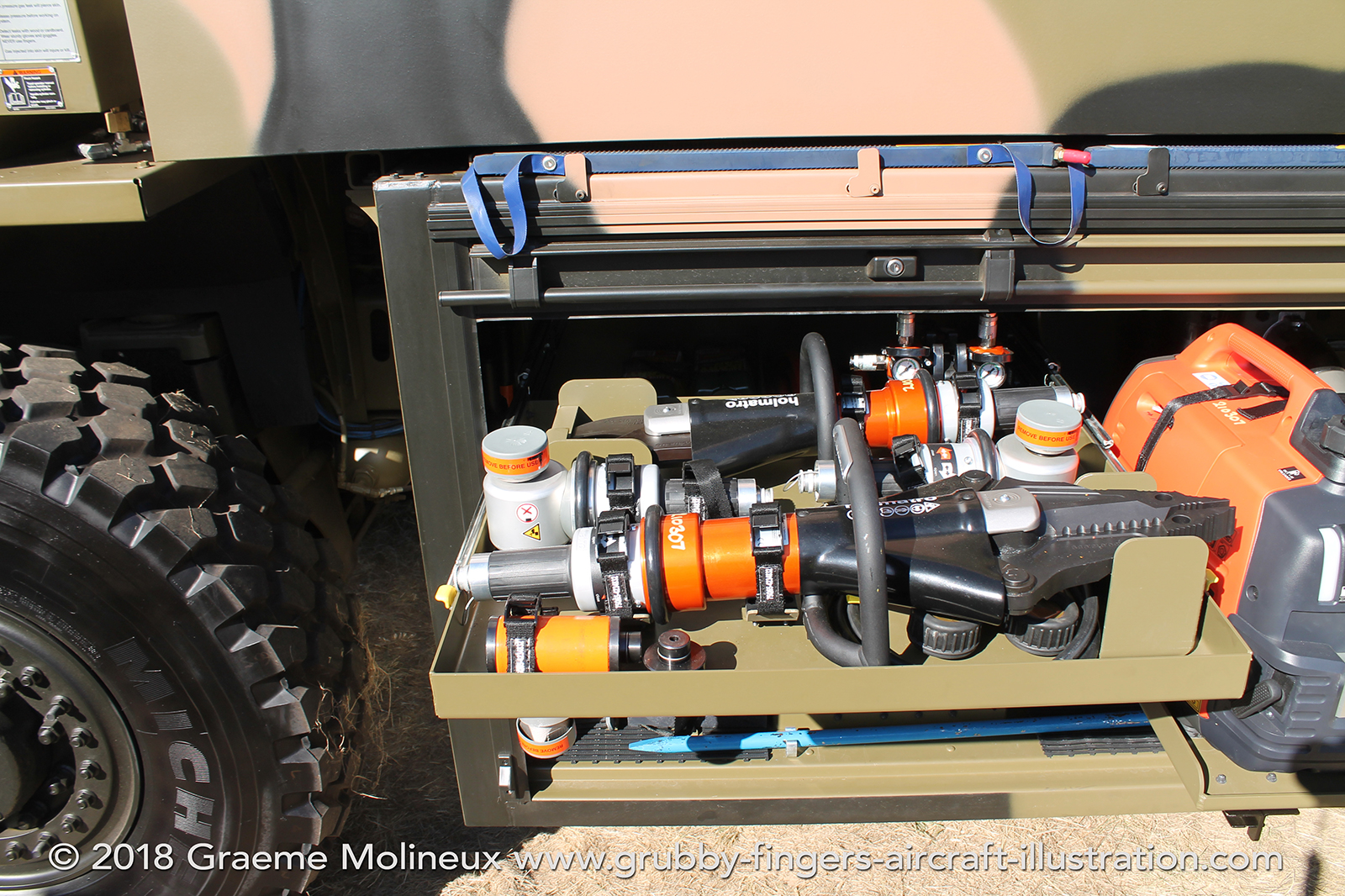 %_tempFileNameOshkosh%20Titan%20Fire%20Tender%20210-307%20RAAF%20Avalon%202017%20059%20GraemeMolineux%
