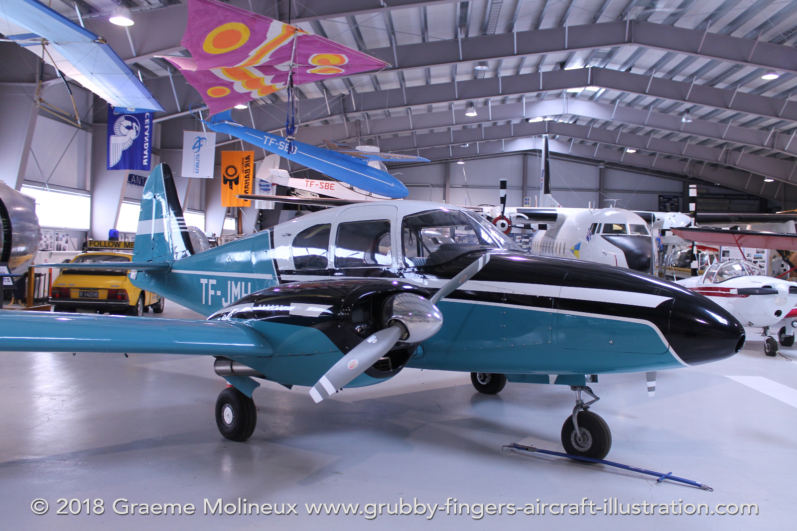 Piper%20PA-23%20Apache%20TF-JMH%20Iceland%202017%20001%20Graeme%20Molineux