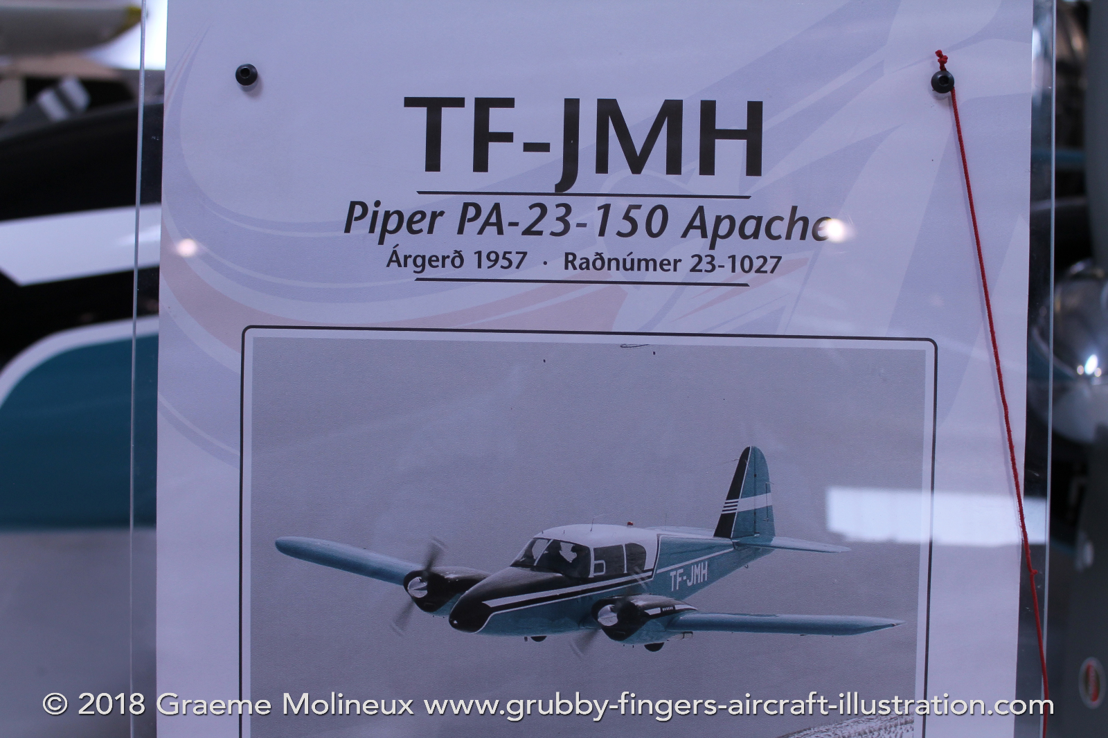 Piper%20PA-23%20Apache%20TF-JMH%20Iceland%202017%20002%20Graeme%20Molineux