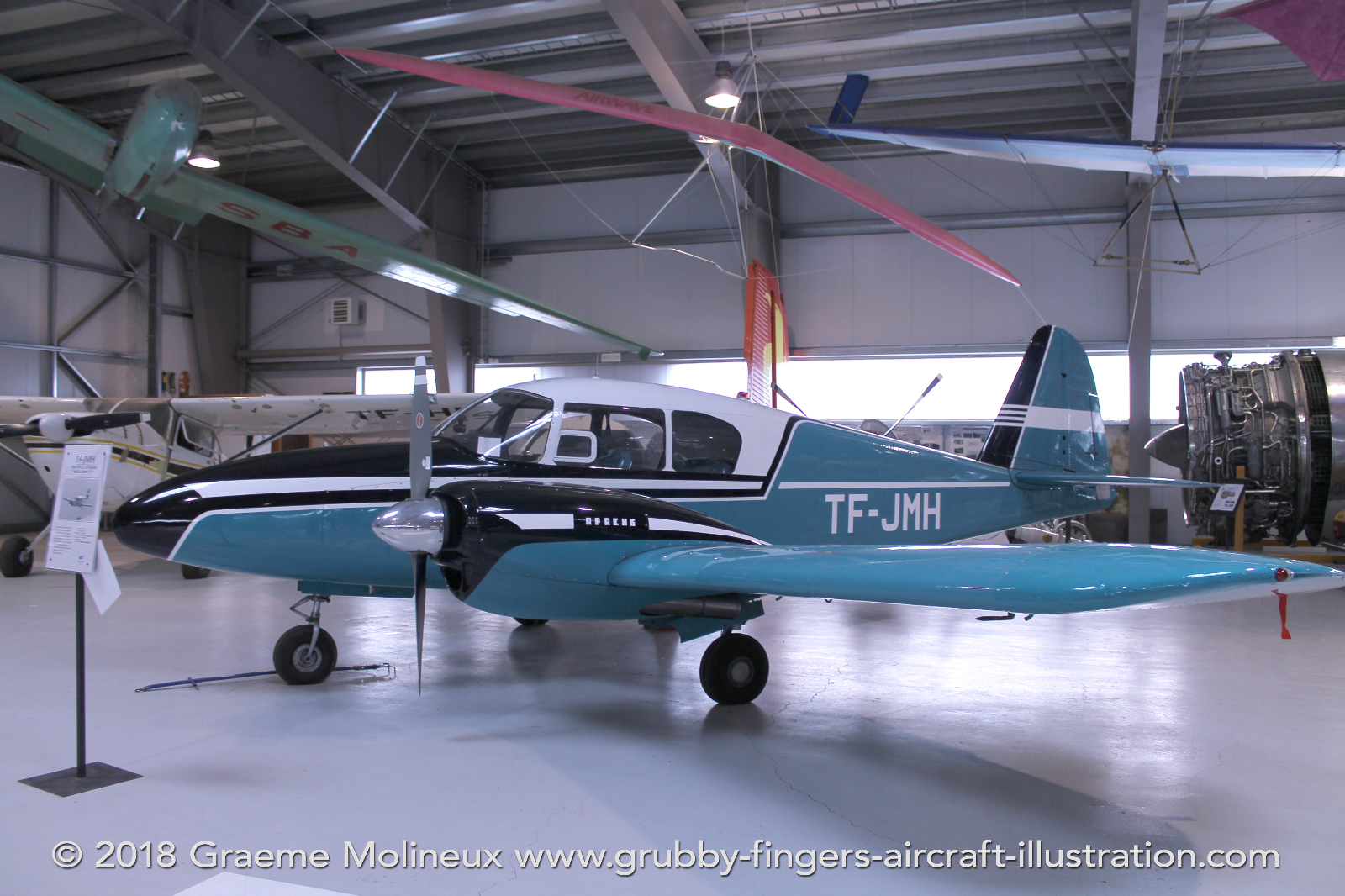 Piper%20PA-23%20Apache%20TF-JMH%20Iceland%202017%20004%20Graeme%20Molineux