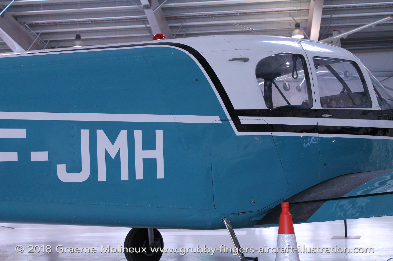 Piper%20PA-23%20Apache%20TF-JMH%20Iceland%202017%20010%20Graeme%20Molineux