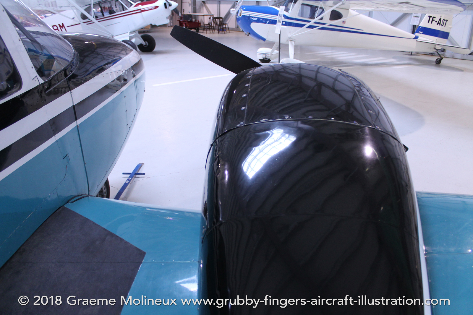 Piper%20PA-23%20Apache%20TF-JMH%20Iceland%202017%20052%20Graeme%20Molineux