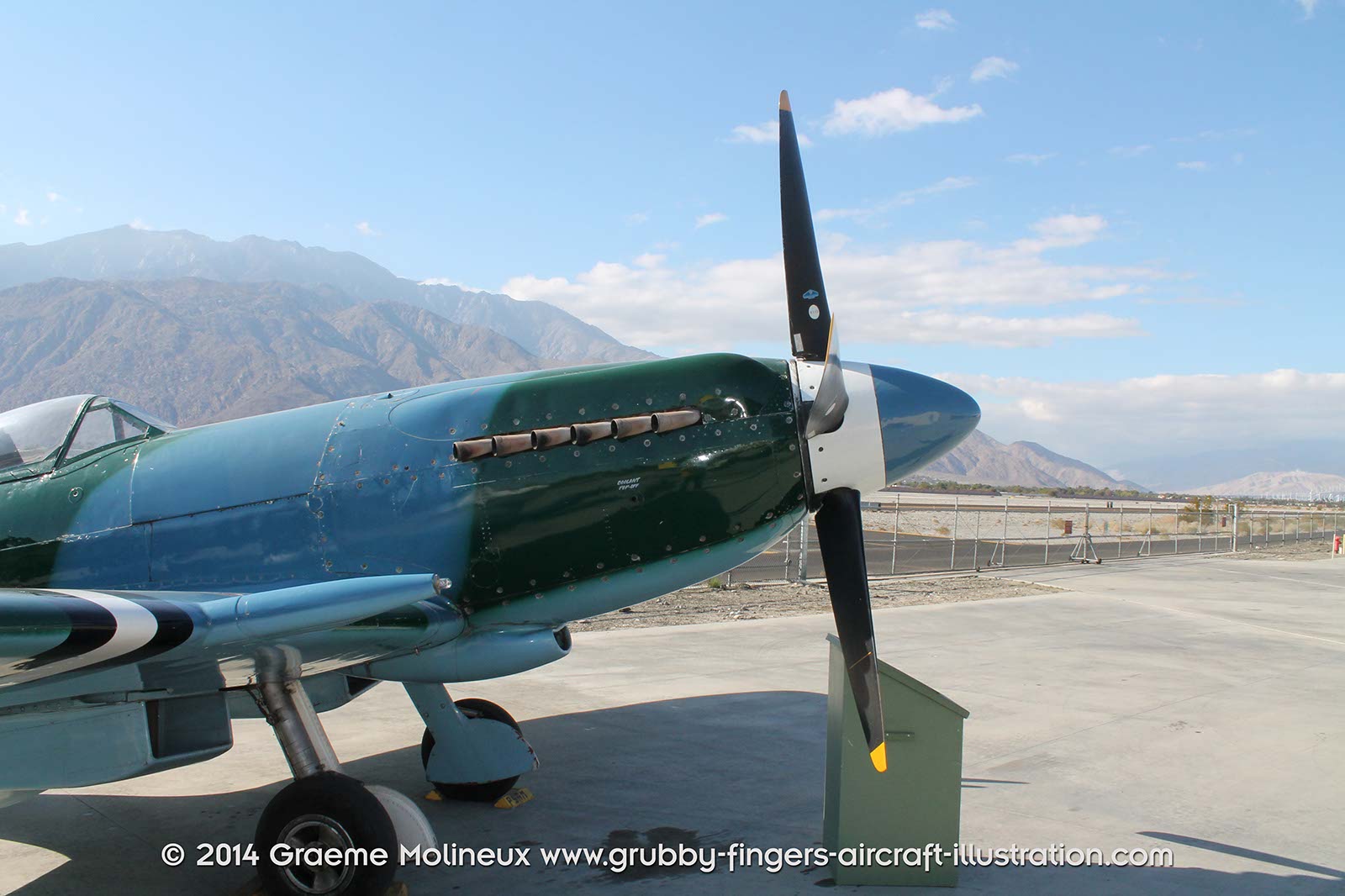 %_tempFileNameSupermarine_Spitfire_XIV_NX114BP_Palm_Springs_Walkaround_06_GrubbyFingers%