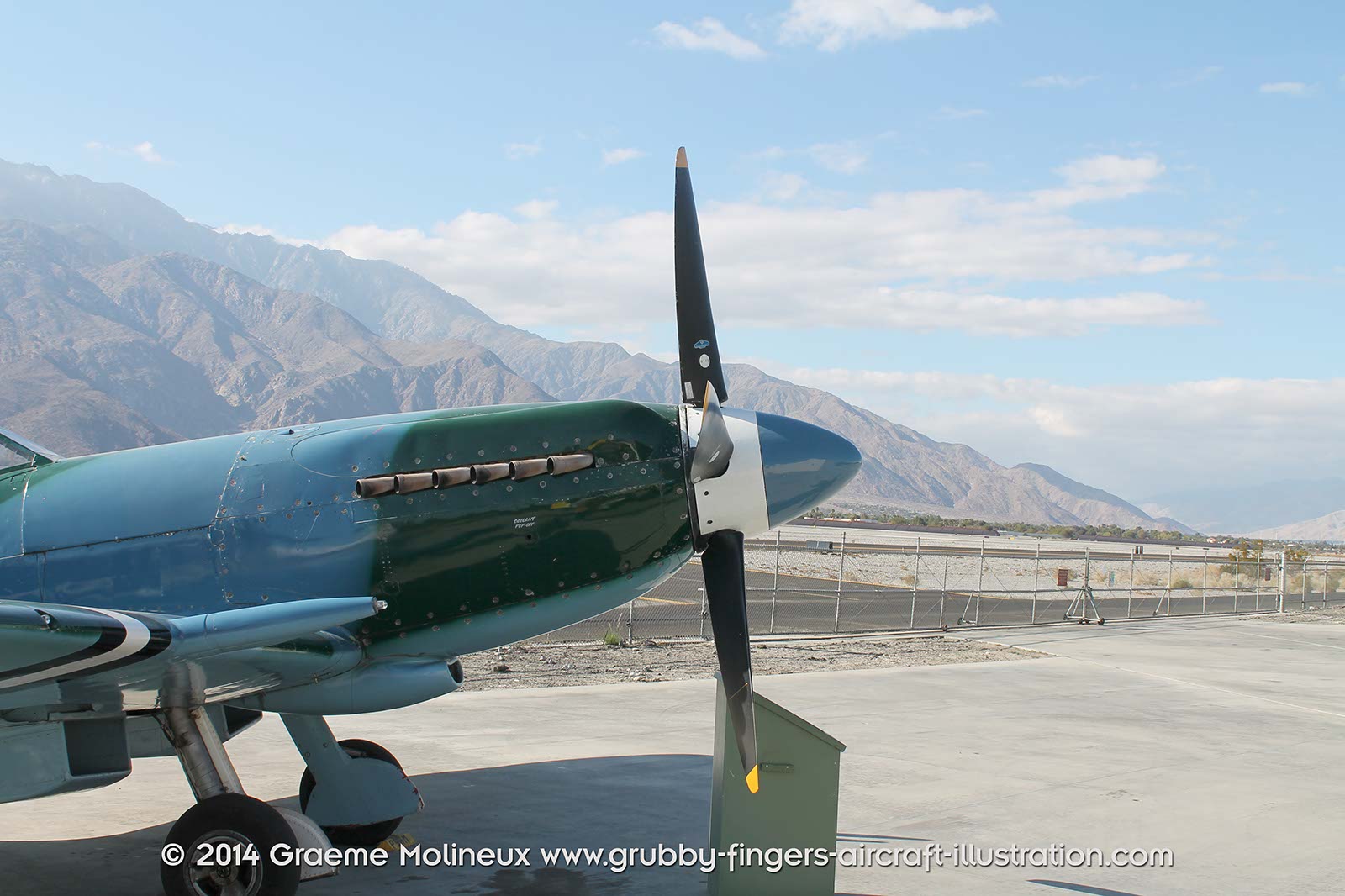 %_tempFileNameSupermarine_Spitfire_XIV_NX114BP_Palm_Springs_Walkaround_08_GrubbyFingers%