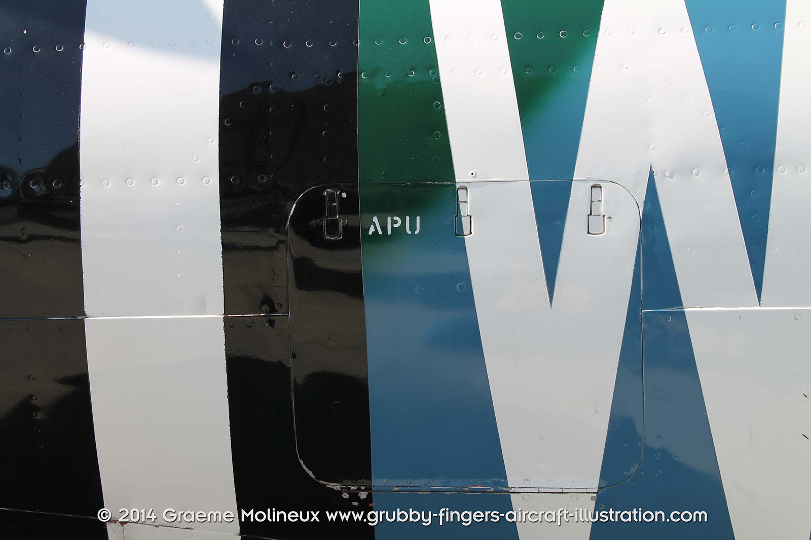 %_tempFileNameSupermarine_Spitfire_XIV_NX114BP_Palm_Springs_Walkaround_31_GrubbyFingers%