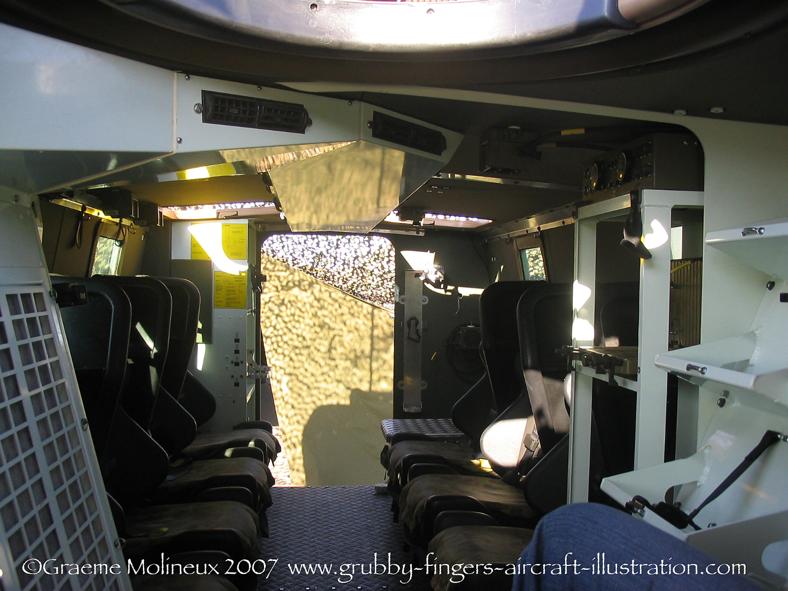 Thales%20Bushmaster%20IMV%20203-381%20RAAF%20Avalon%202007%2030%20Graeme%20Molineux