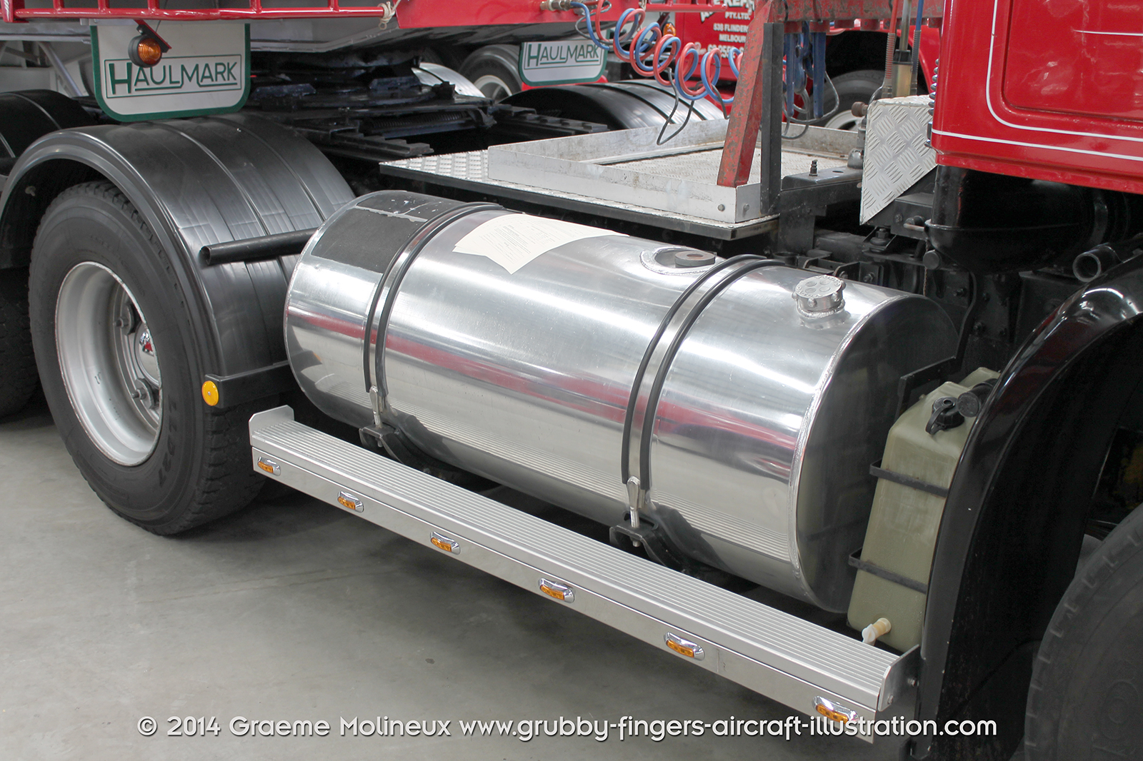 %_tempFileNameVolvo_F12_Walkaround_2014_06_GrubbyFingers%