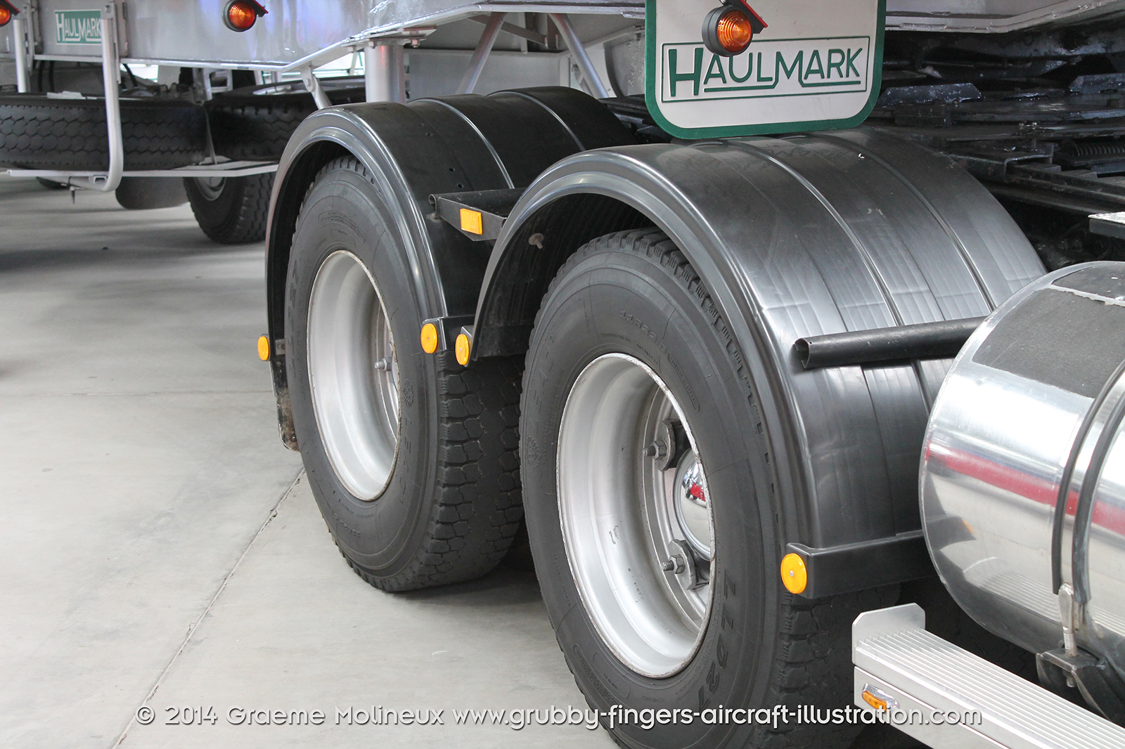 %_tempFileNameVolvo_F12_Walkaround_2014_07_GrubbyFingers%