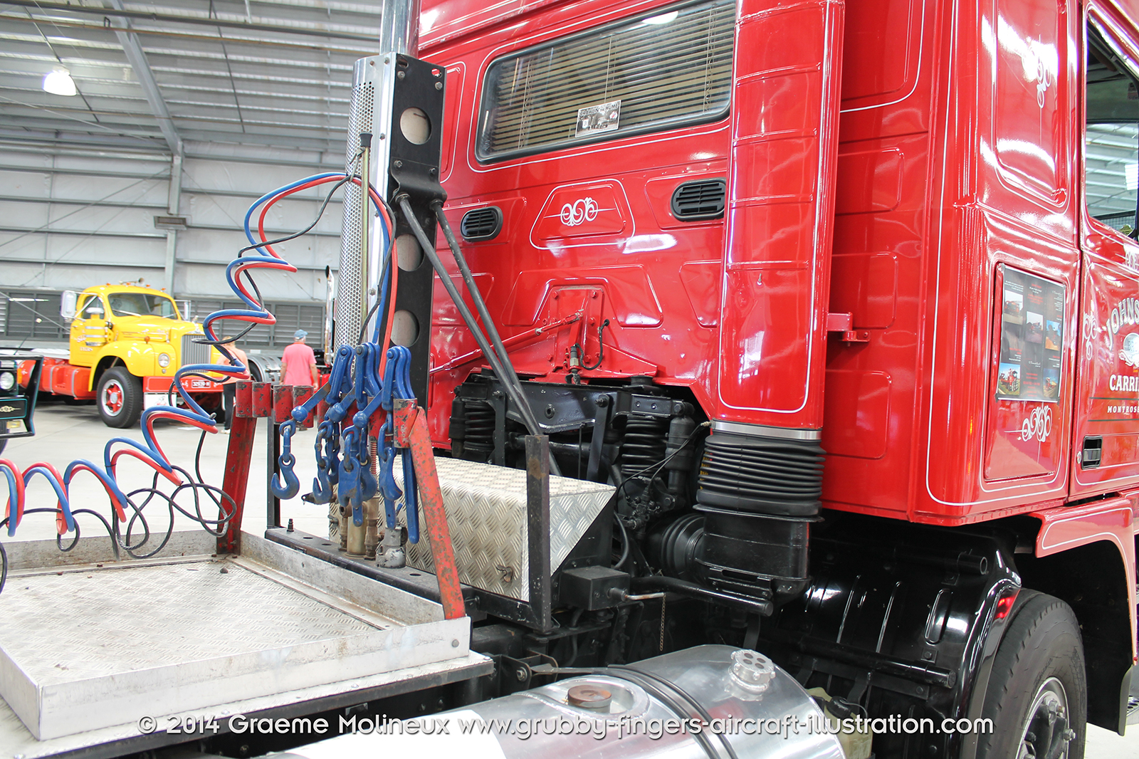 %_tempFileNameVolvo_F12_Walkaround_2014_10_GrubbyFingers%