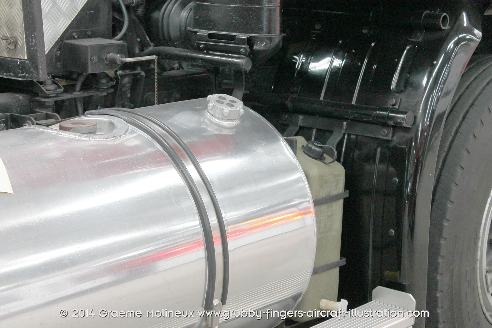 %_tempFileNameVolvo_F12_Walkaround_2014_11_GrubbyFingers%