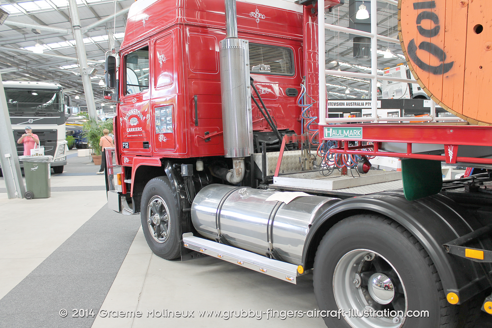 %_tempFileNameVolvo_F12_Walkaround_2014_20_GrubbyFingers%