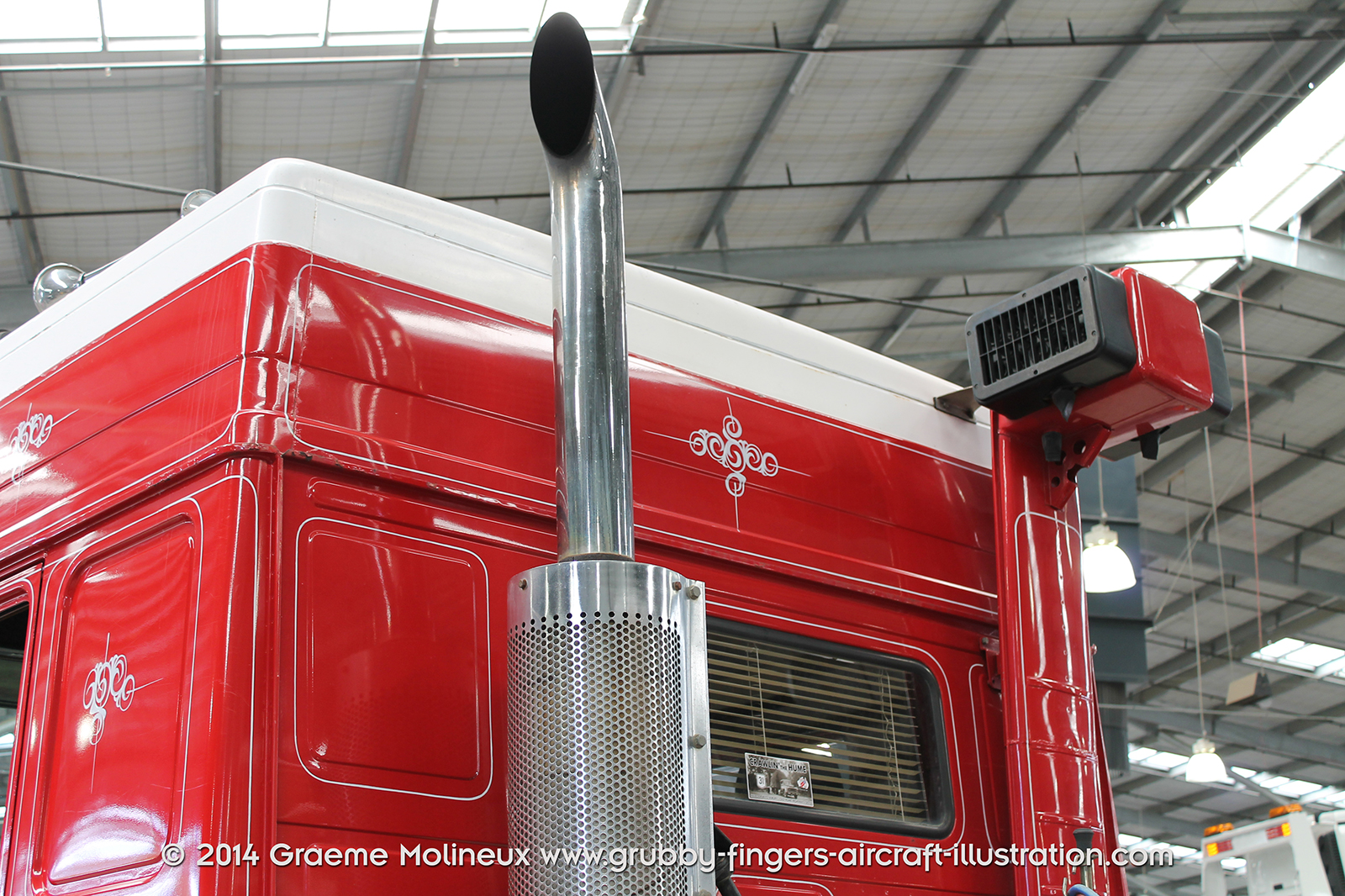 %_tempFileNameVolvo_F12_Walkaround_2014_21_GrubbyFingers%