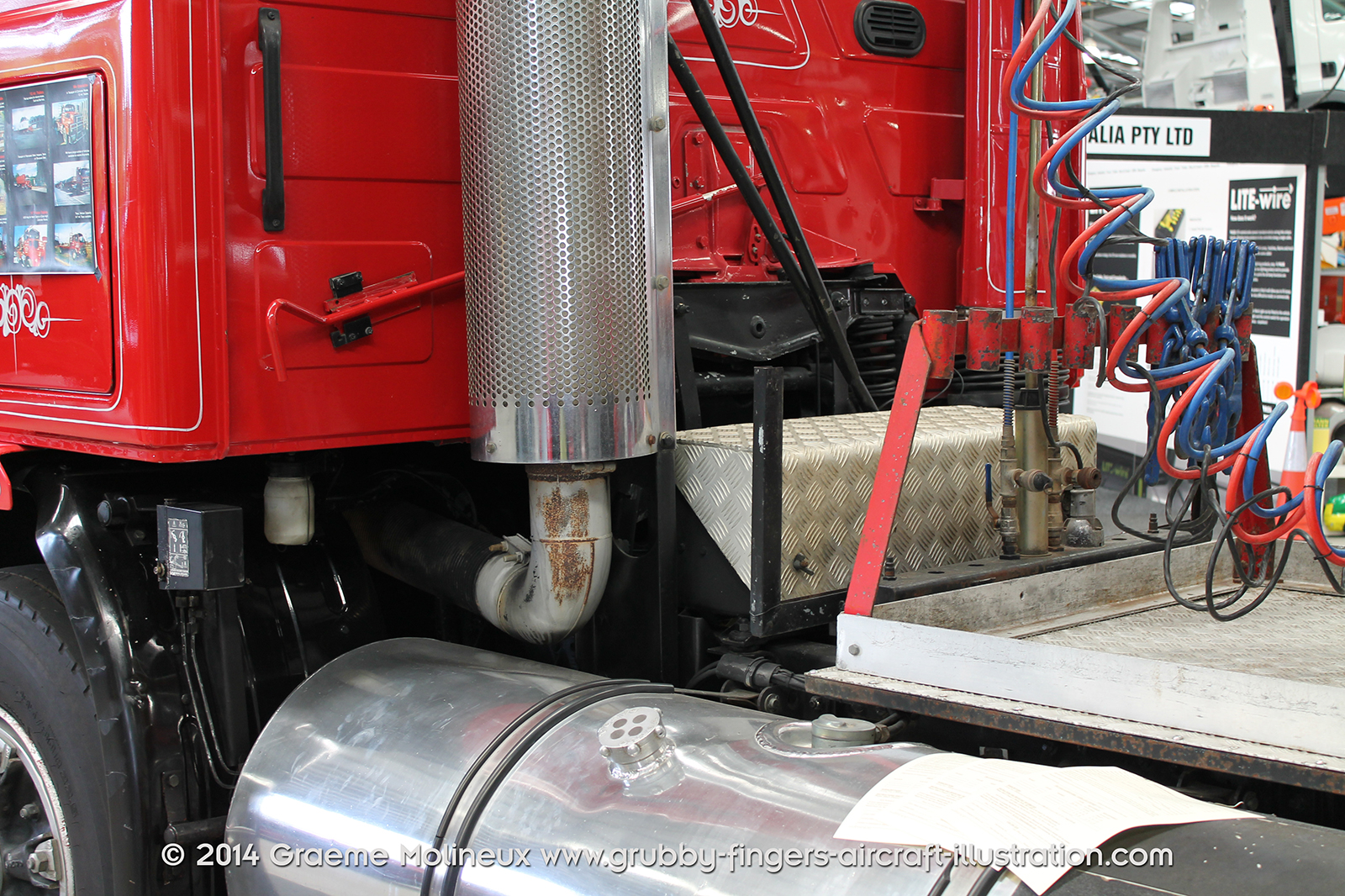 %_tempFileNameVolvo_F12_Walkaround_2014_22_GrubbyFingers%