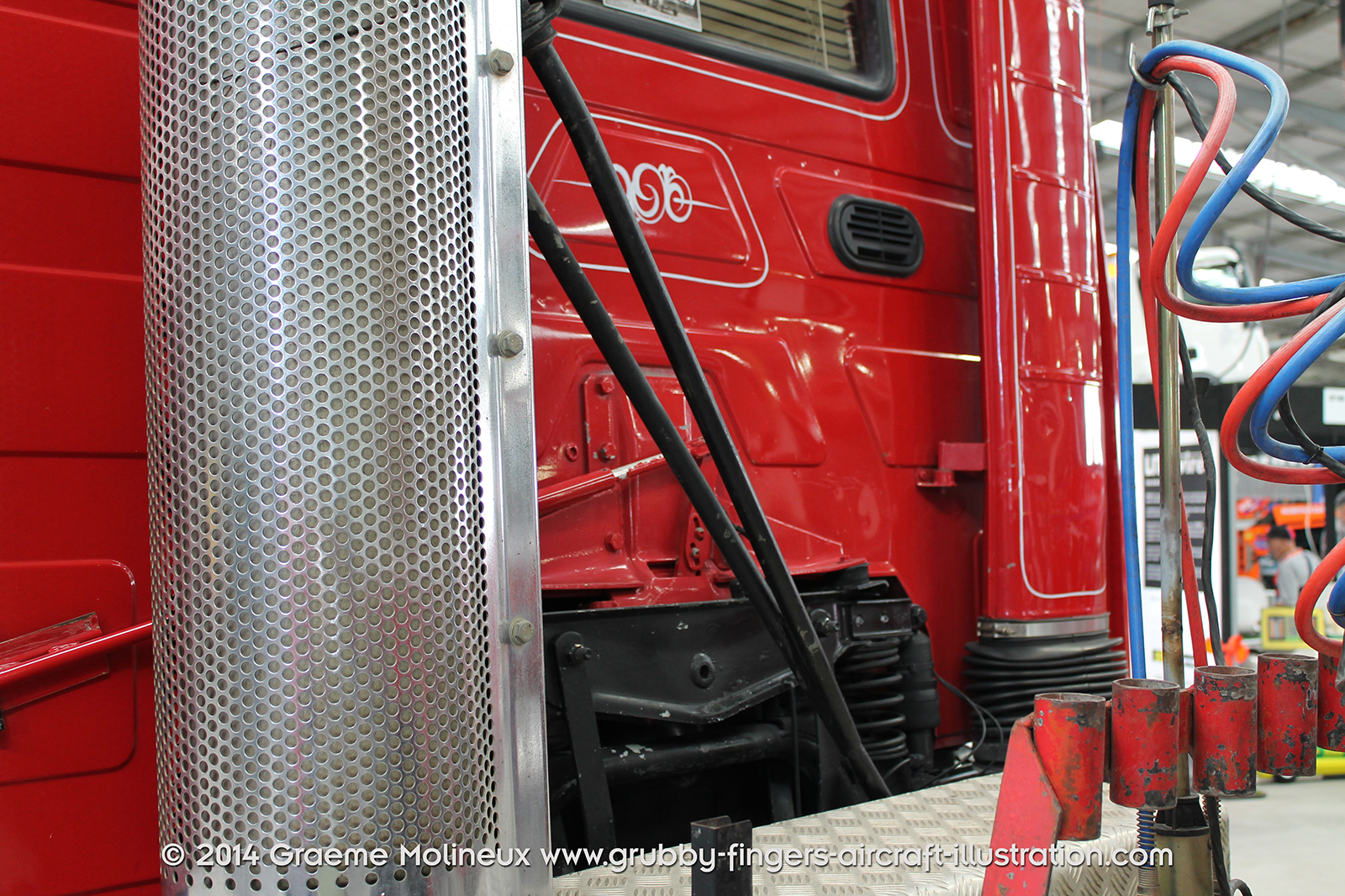 %_tempFileNameVolvo_F12_Walkaround_2014_25_GrubbyFingers%