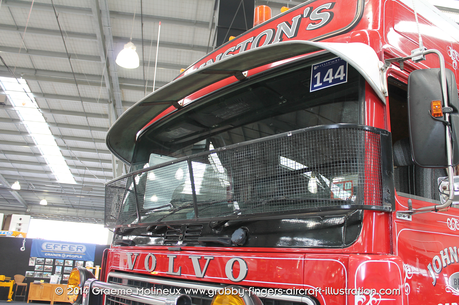 %_tempFileNameVolvo_F12_Walkaround_2014_31_GrubbyFingers%