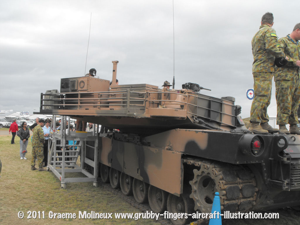 m1a1_abrams_mbt_walkaround_207058_m1a1_aim_sa_avalon_2011_02