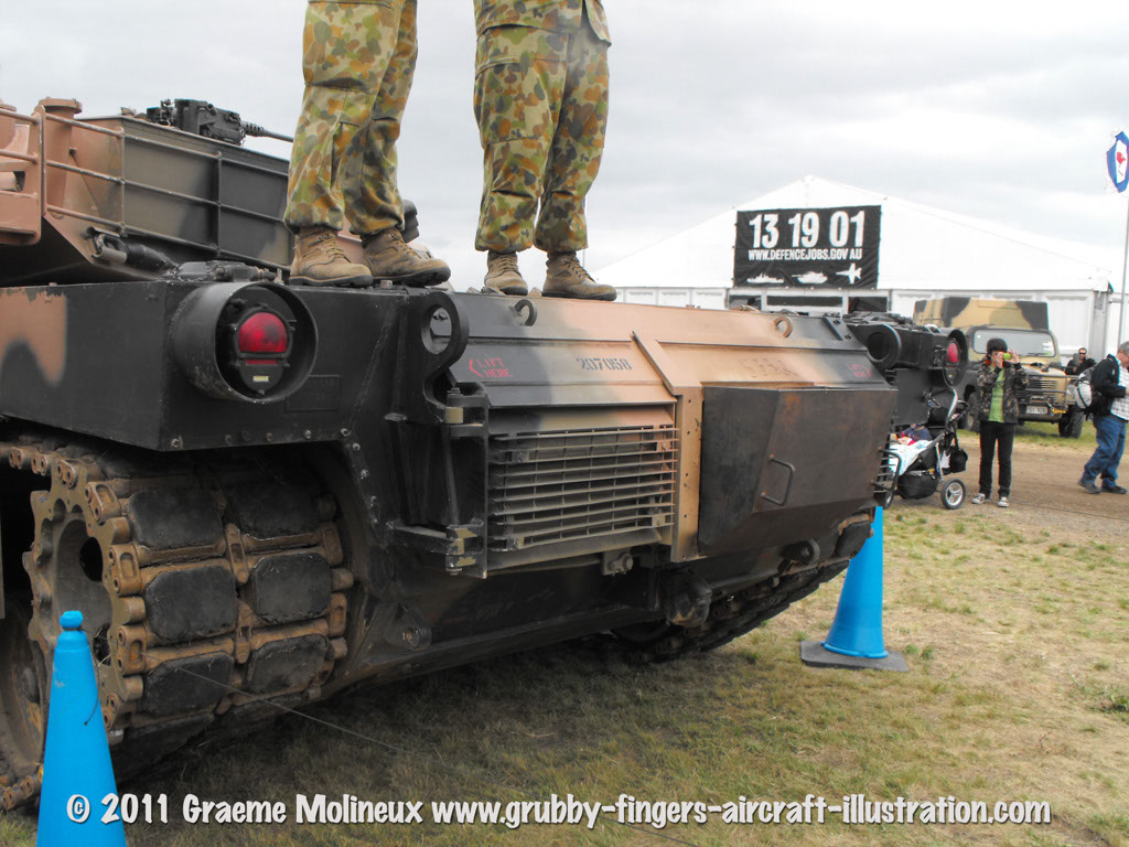 m1a1_abrams_mbt_walkaround_207058_m1a1_aim_sa_avalon_2011_03
