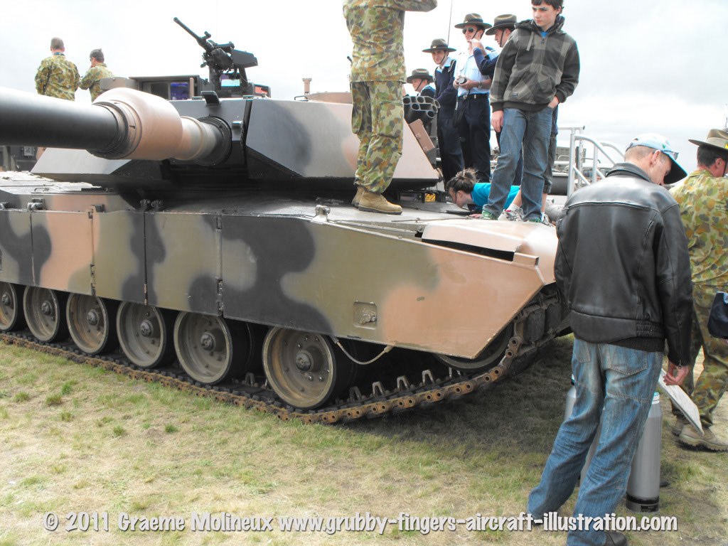 m1a1_abrams_mbt_walkaround_207058_m1a1_aim_sa_avalon_2011_08