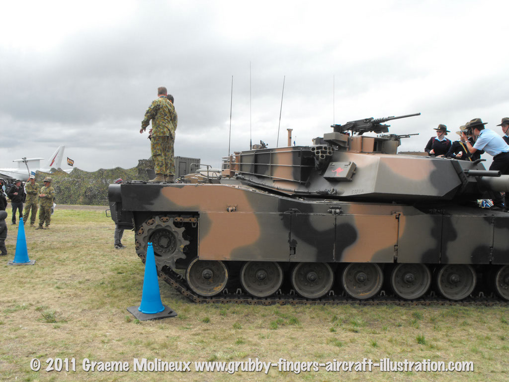 m1a1_abrams_mbt_walkaround_207058_m1a1_aim_sa_avalon_2011_11