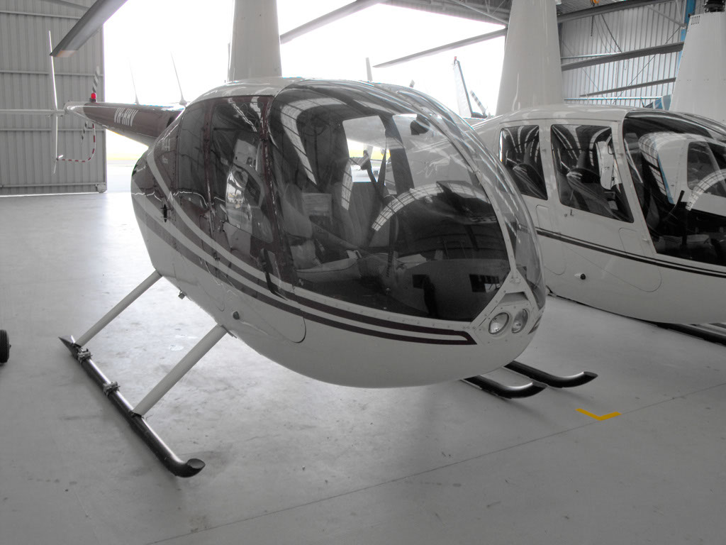 robinson_r44_vh-hhv_01