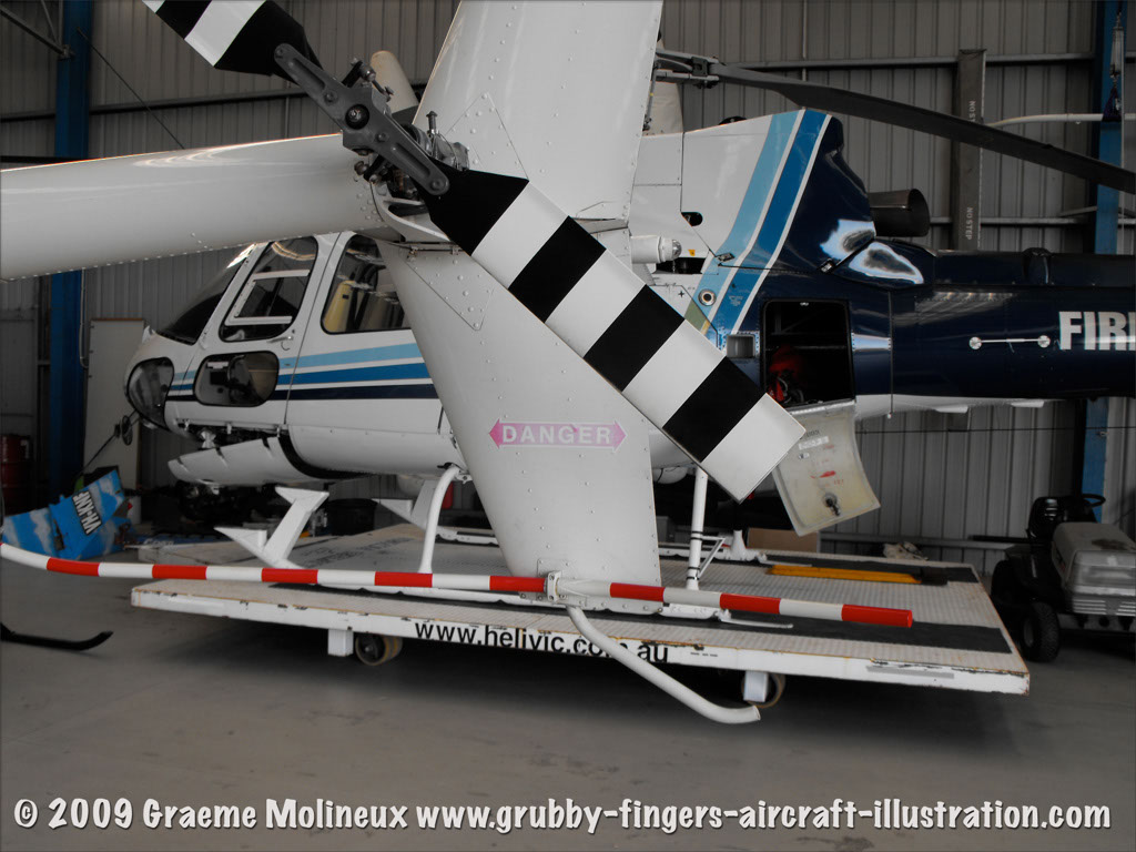 robinson_r44_vh-hhv_40