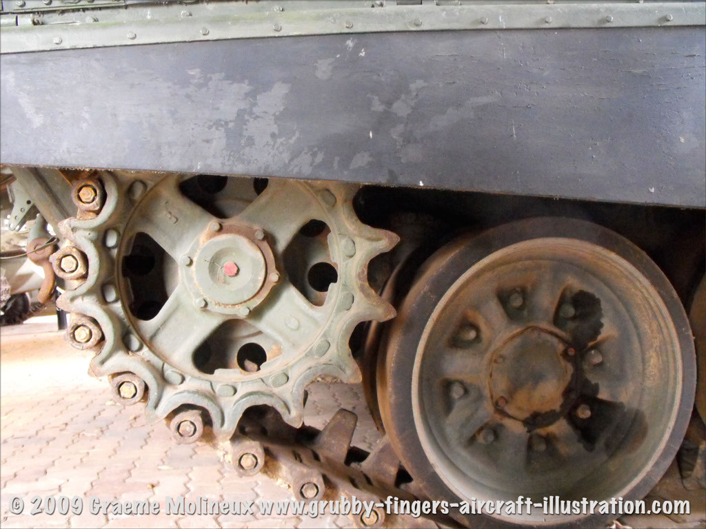 t-62_tank_puckapunyal_03